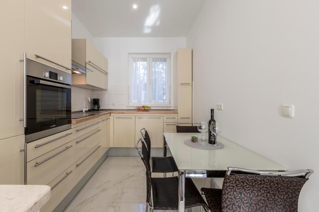 Villa Meri Very Central And Beautiful Apartment Split Eksteriør billede